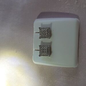 ✨️Sterling Silver✨️Square screwback moissy Stud Earrings (Nwot).